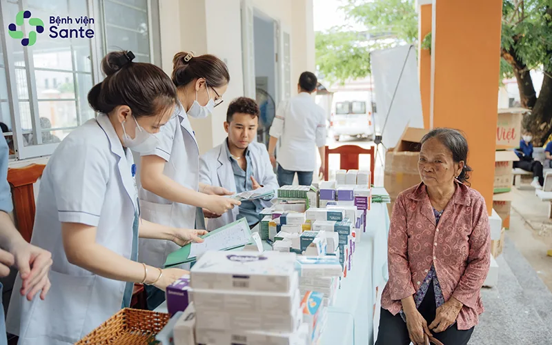 Hoạt động phát thuốc miễn phí cho người dân - Bệnh viện SANTE Bình Thạnh, TP.HCM