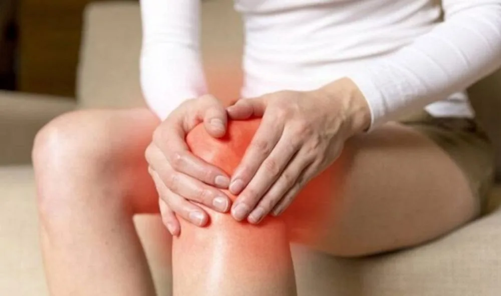 Bệnh viện Sante - Đau đầu gối khi đứng lên ngồi xuống điều trị như thế nào? (Hình 3)